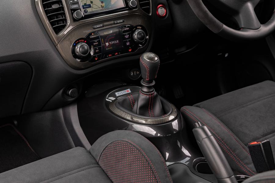 Детали интерьера Nissan Juke Nismo RS (YF15) 2018 года  (AU) (фото 12 из 24)